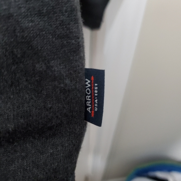 Arrow Sweater - Picture 11 of 12